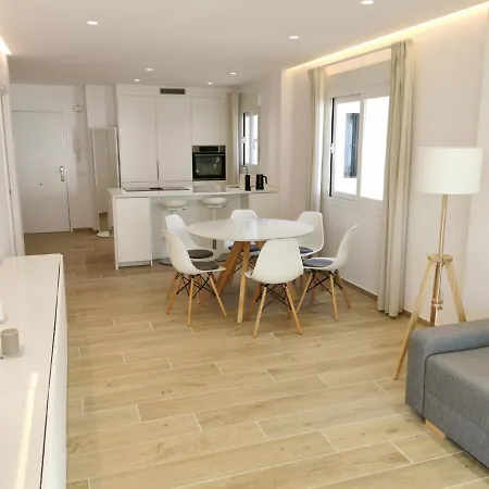 Bright 2 Bedroom Golden Mile Next To Rdr225 Apartmán *