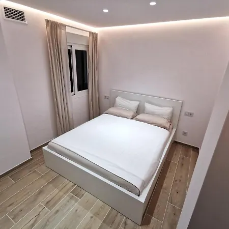 Bright 2 Bedroom Golden Mile Next To Rdr225 Apartmán