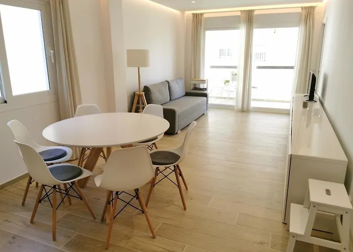 Bright 2 Bedroom Golden Mile Next To Rdr225 *