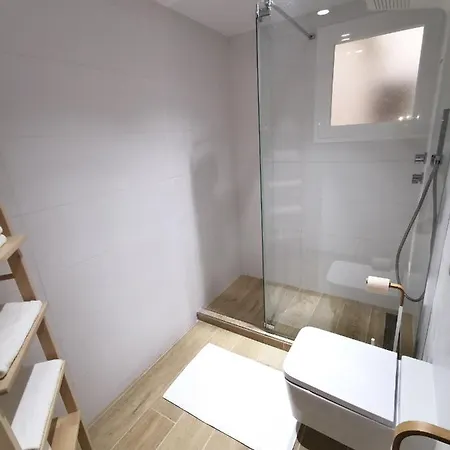 Bright 2 Bedroom Golden Mile Next To Rdr225