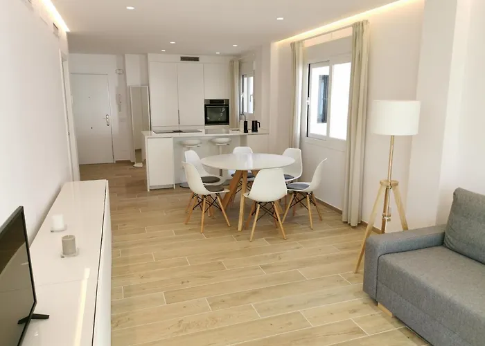 Bright 2 Bedroom Golden Mile Next To Rdr225 شقة *