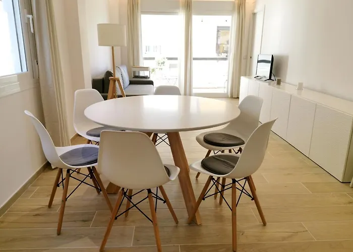 Bright 2 Bedroom Golden Mile Next To Rdr225 *