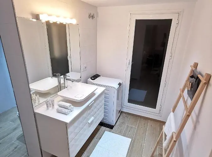 Bright 2 Bedroom Golden Mile Next To Rdr225 * Μαρμπέλλα