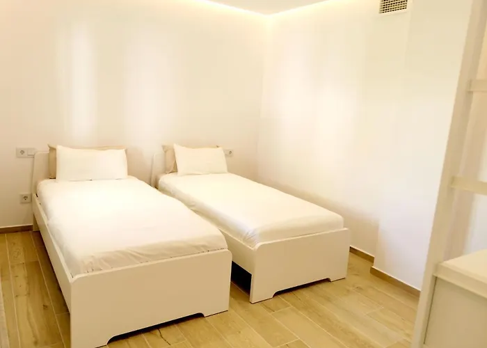 Διαμέρισμα Bright 2 Bedroom Golden Mile Next To Rdr225 *