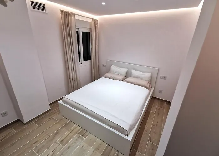 Bright 2 Bedroom Golden Mile Next To Rdr225 شقة