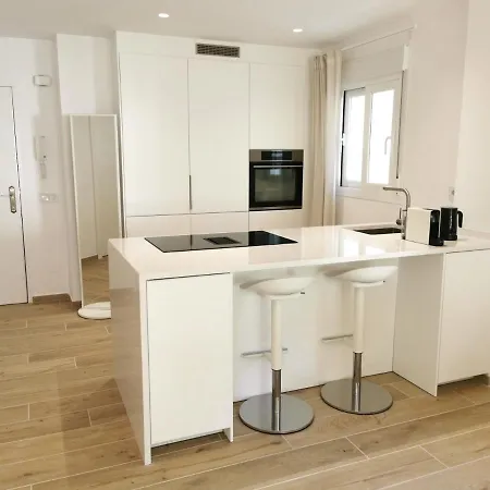 Апартаменты Bright 2 Bedroom Golden Mile Next To Rdr225 Марбелья