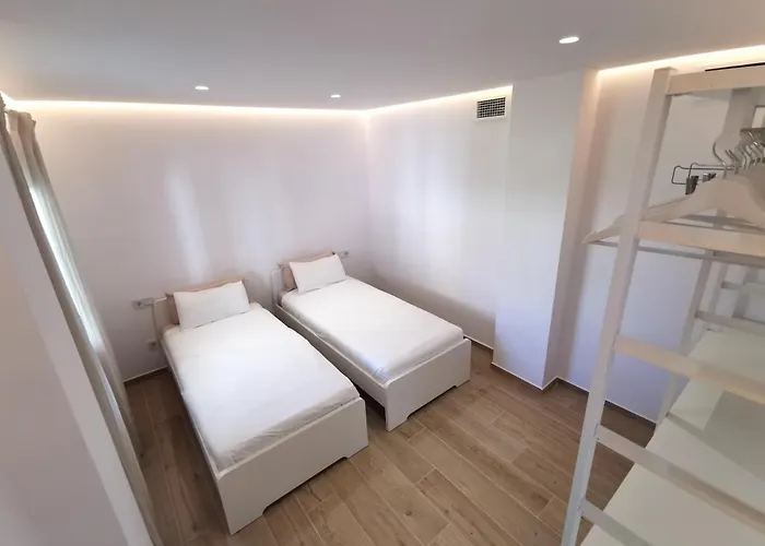 Bright 2 Bedroom Golden Mile Next To Rdr225 Marbella